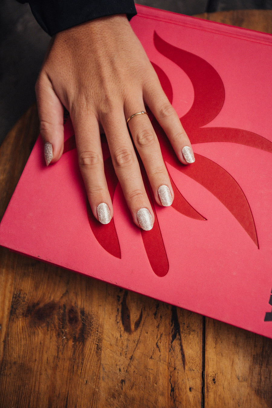 SILVER GLITTER.
