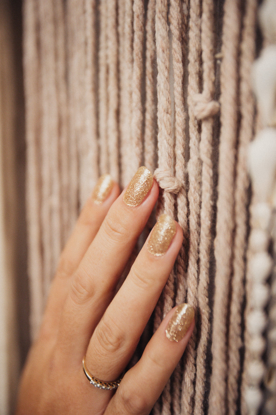 GOLDEN GLITTER.